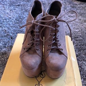 Women’s wedge booties